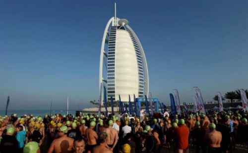 Новости туризма - Туристы хотят «эдакого»? Отправьте их плавать вокруг Burj Al Arab Jumeirah!