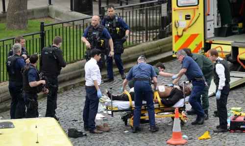 Новости Великобритании - Теракт в Лондоне. Террорист пытался прорваться в здание парламента Великобритании