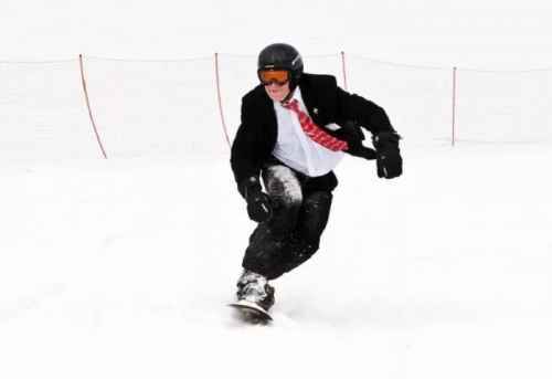 Новости туризма - Чемпионат РФ по офисному сноуборду и горным лыжам: старт дан