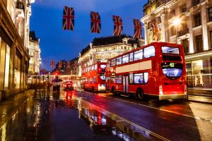 Новости Великобритании - Airbnb предложил альтернативу в Англии и изнанку в Москве