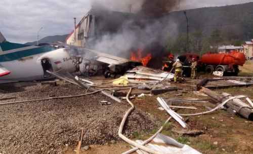 Новости туризма - В Бурятии пассажирский самолет врезался в здание при посадке
