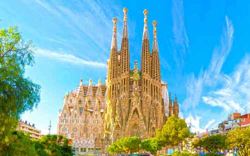 Новости туризма - ФАС: турфирма предлагала туристам «бесплатные» поездки в Барселону