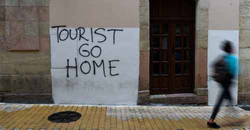 Новости туризма - Туристов призвали не рассказывать друзьям и знакомым о Барселоне 