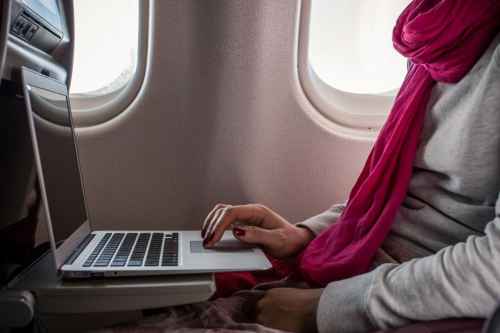 Новости туризма - «Победа» разрешила бесплатно проносить в самолет большие ноутбуки 