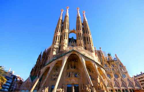 Новости туризма - В Барселоне из-за протестов закрыли Храм Святого Семейства
