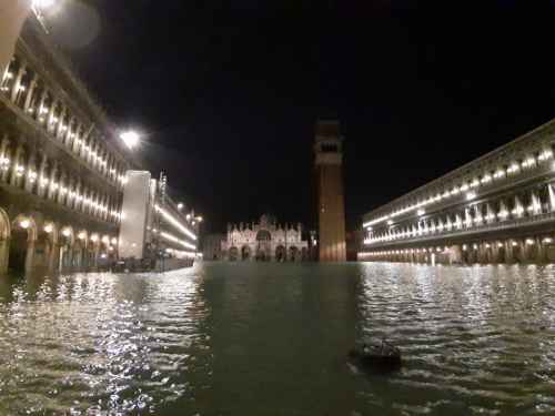 Новости туризма - Из-за сильных ливней Венеция ушла под воду более 80%