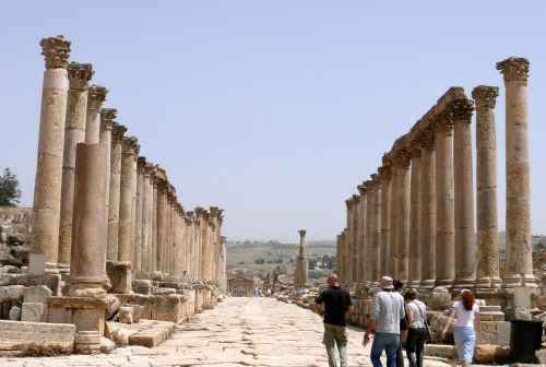Новости туризма - В Иордании неизвестный напал с ножом на туристов