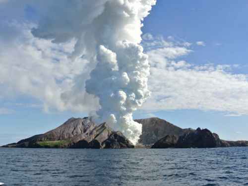 Новости туризма - Извержение вулкана в Новой Зеландии, 5 человек погибли